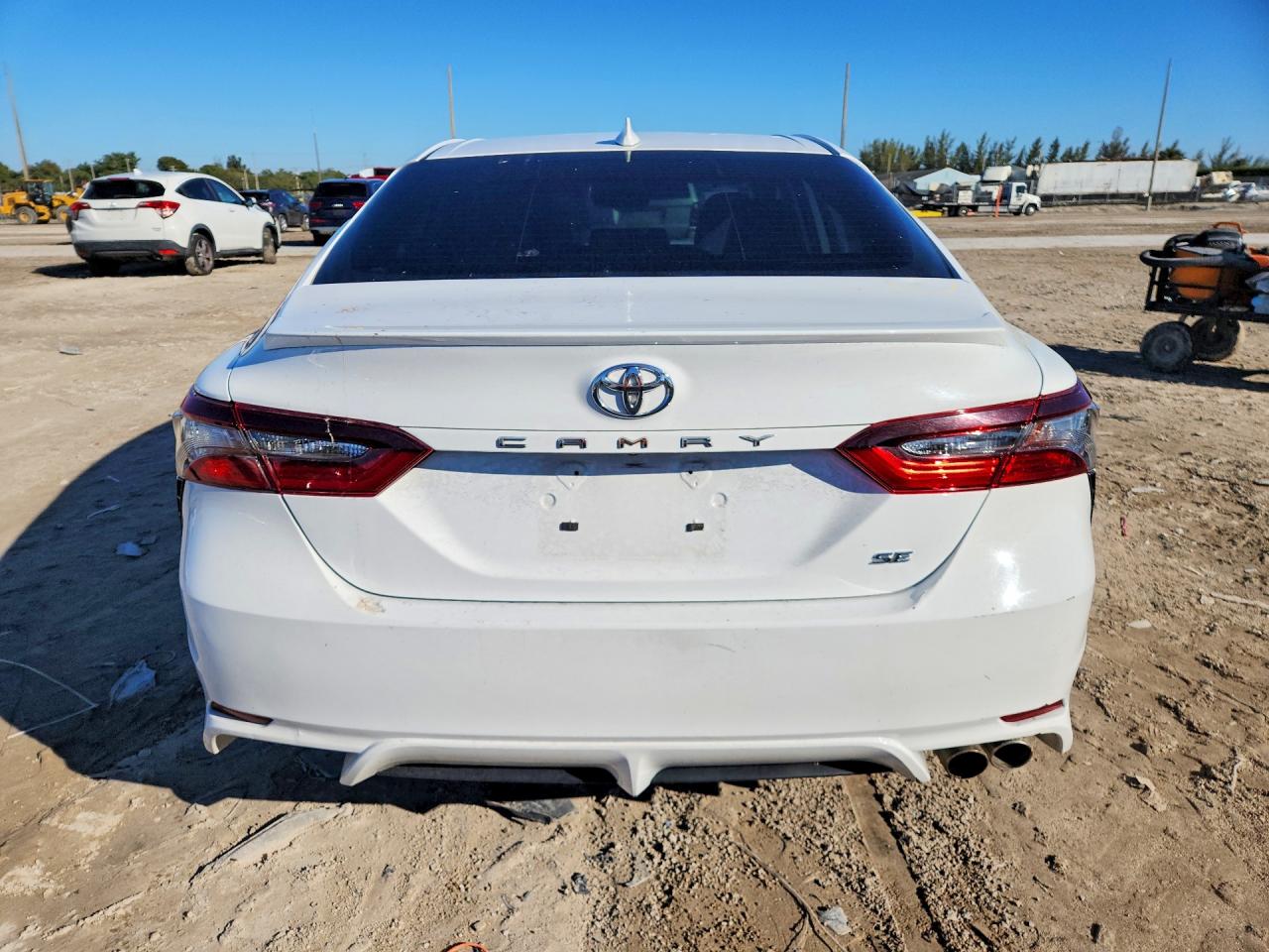 2022 TOYOTA CAMRY SE photo 16