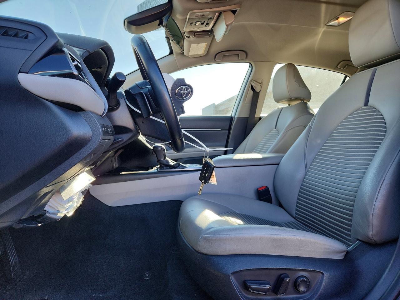 2022 TOYOTA CAMRY SE photo 19