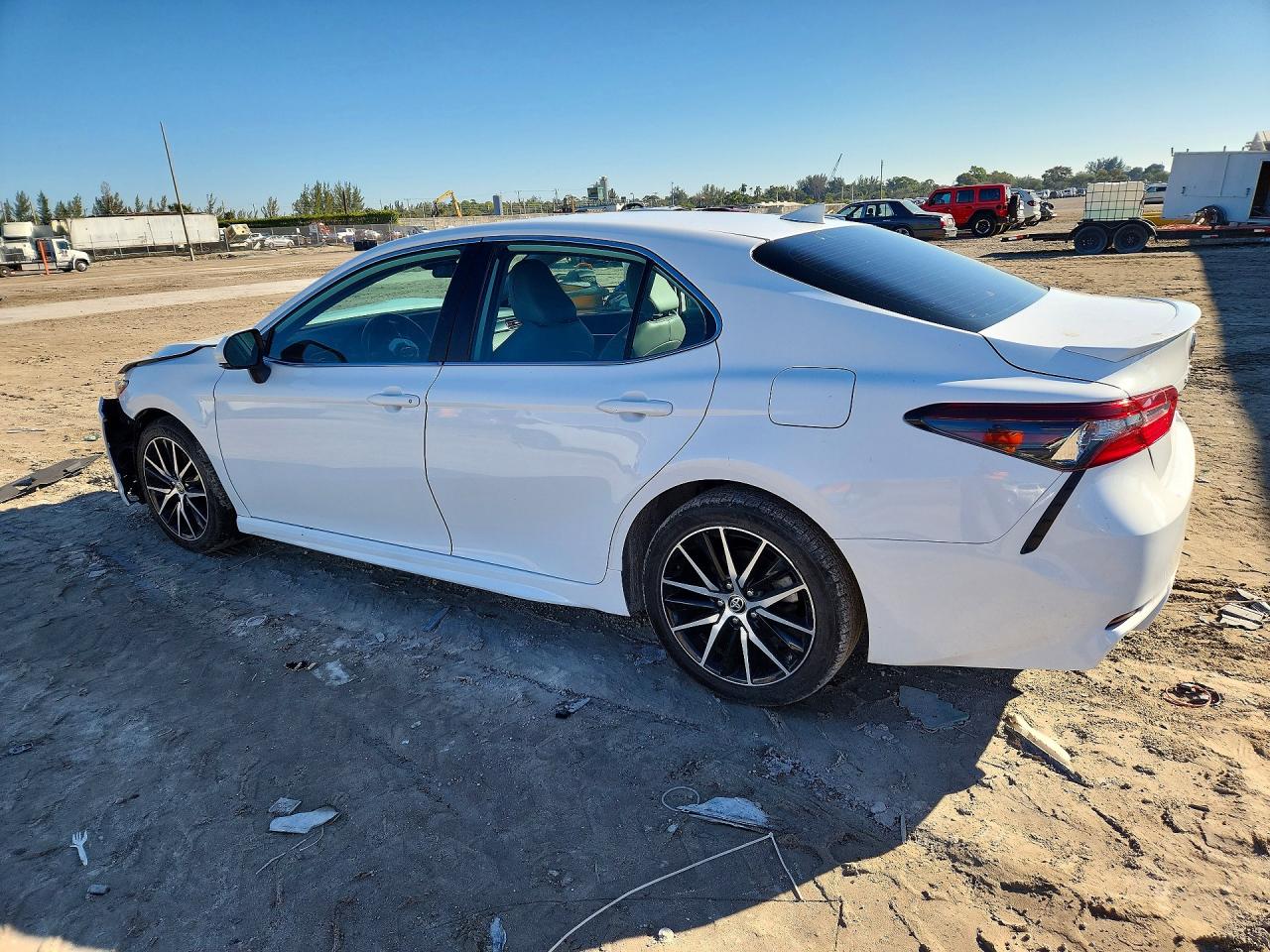 2022 TOYOTA CAMRY SE photo 4