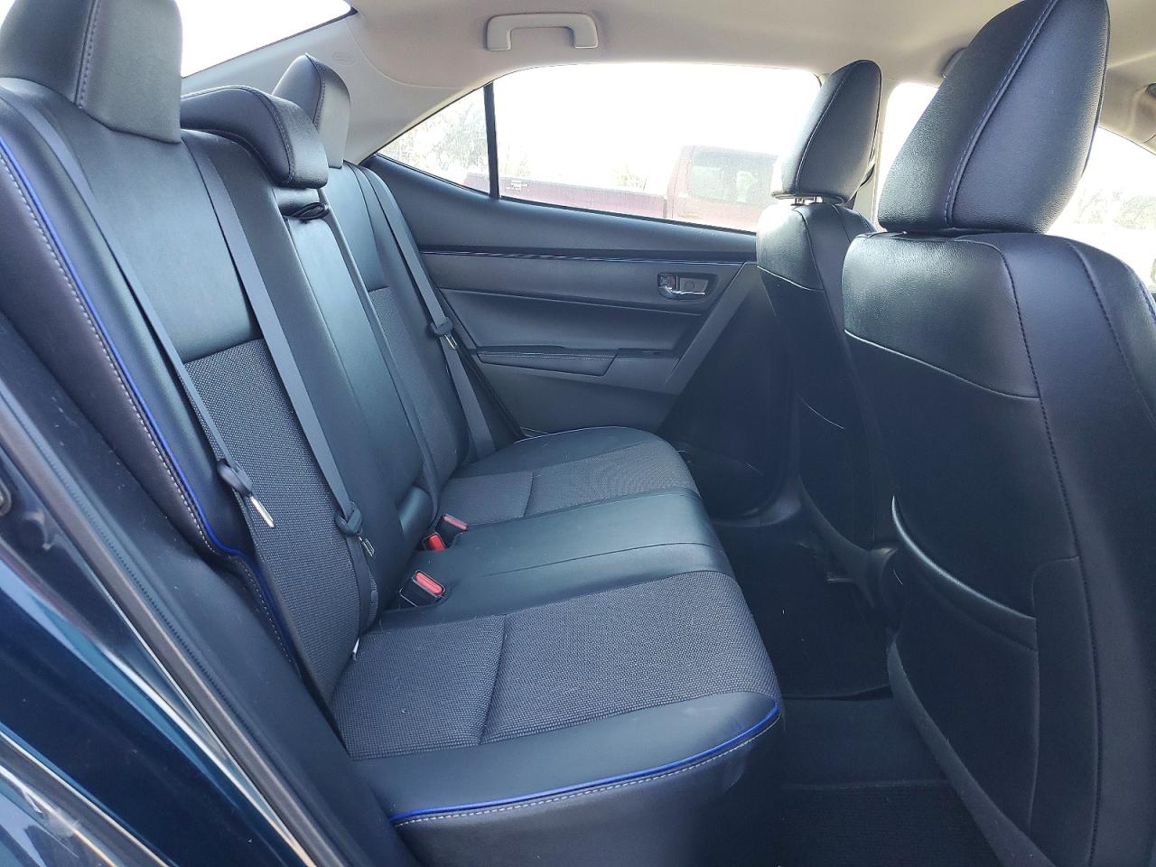 2017 TOYOTA COROLLA photo 19