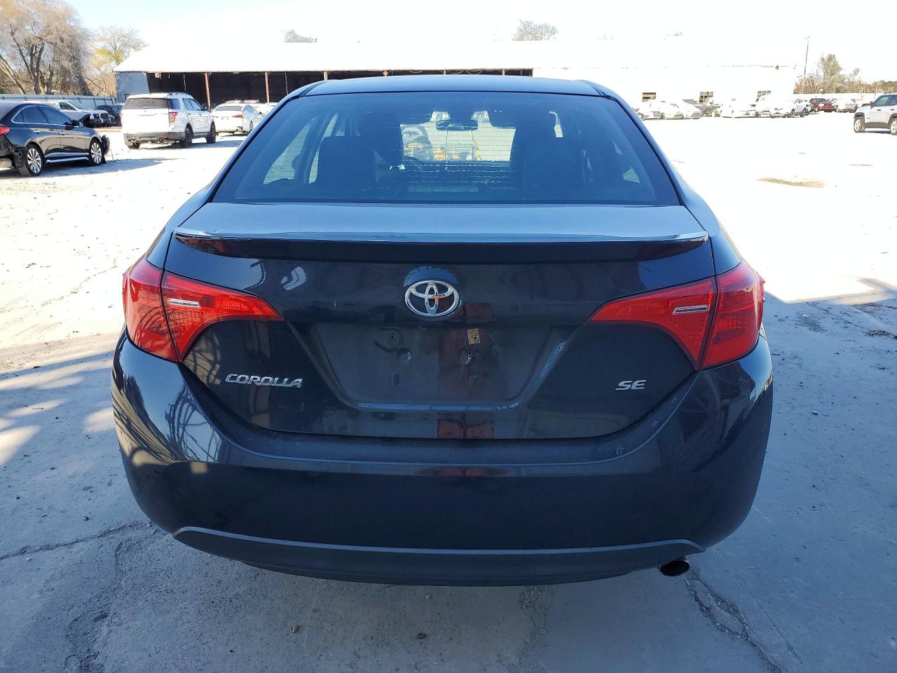 2017 TOYOTA COROLLA photo 11