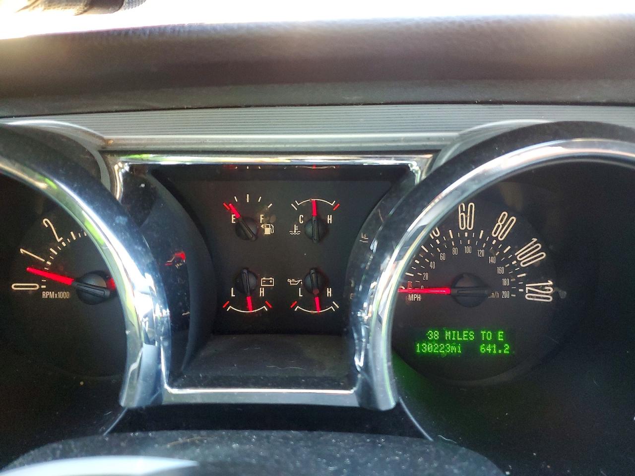 2008 FORD MUSTANG photo 17