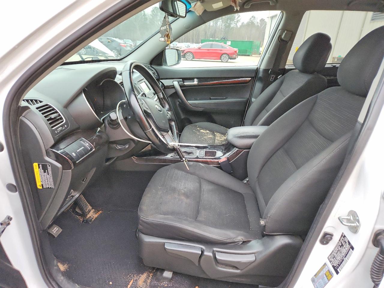 2015 KIA SORENTO LX photo 7