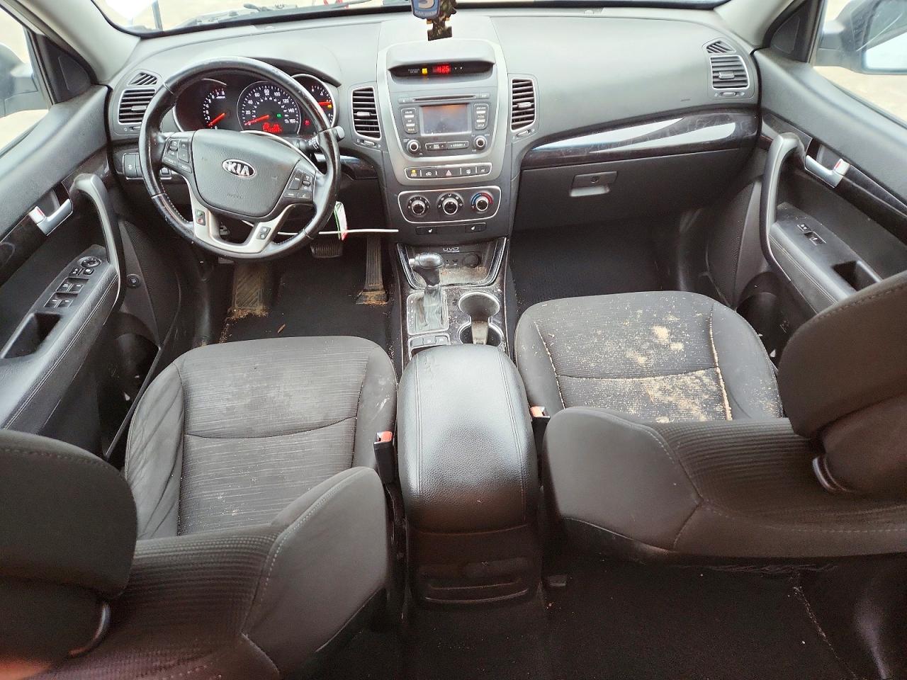 2015 KIA SORENTO LX photo 8