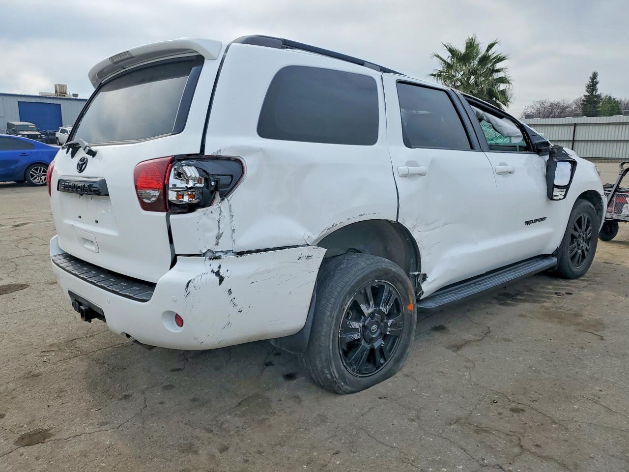 2020 TOYOTA SEQUOIA SR5 photo 7