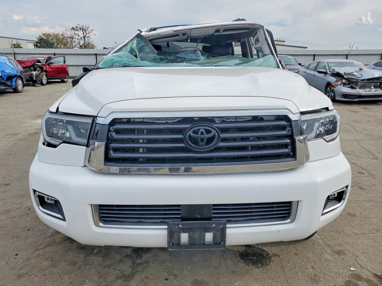 2020 TOYOTA SEQUOIA SR5 photo 13