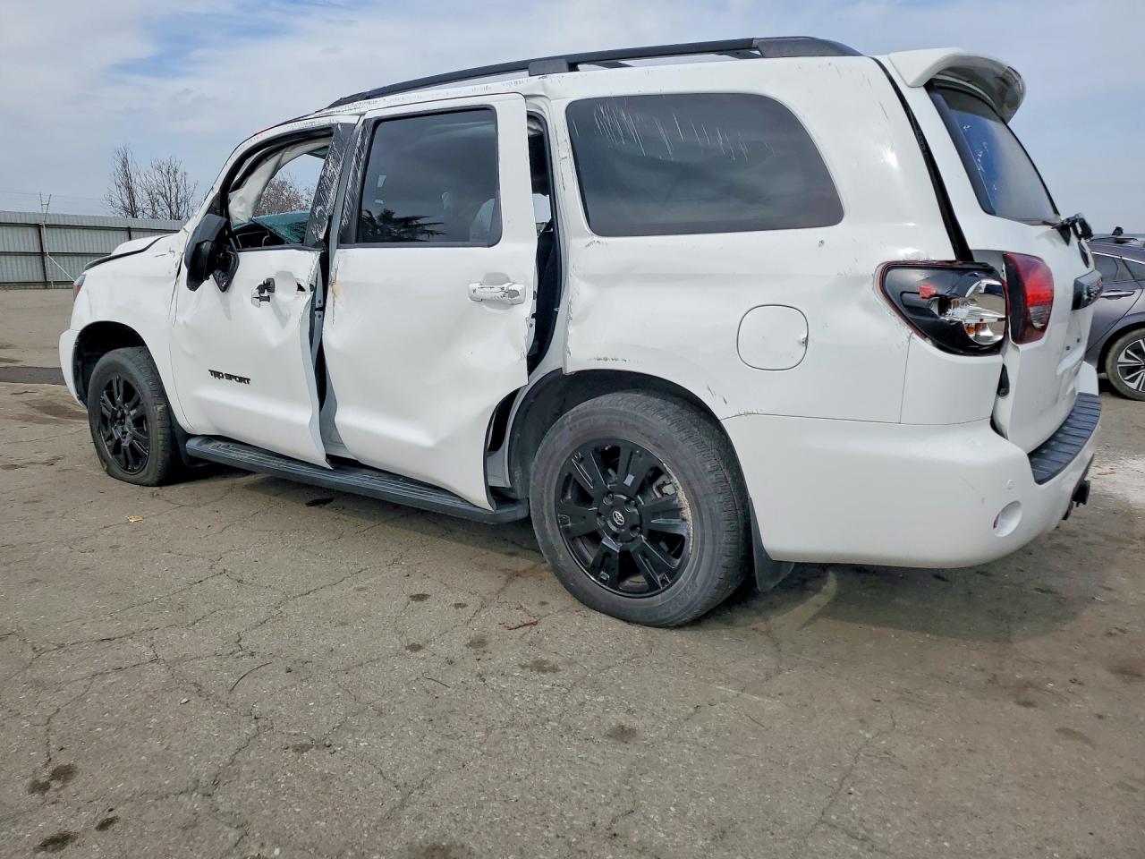 2020 TOYOTA SEQUOIA SR5 photo 4