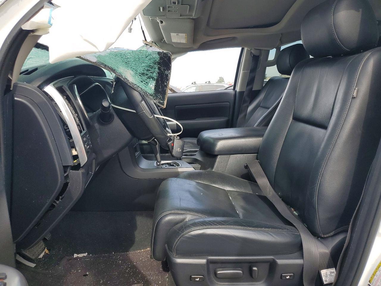 2020 TOYOTA SEQUOIA SR5 photo 19