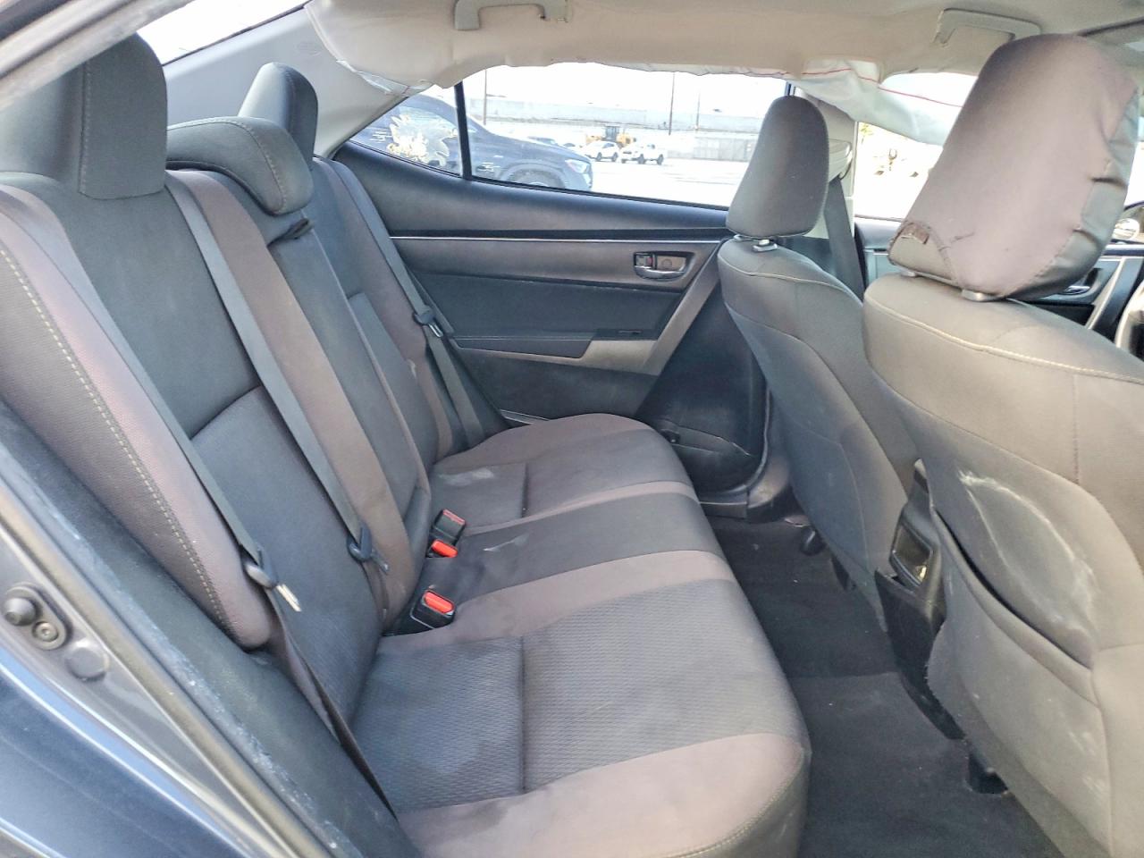 2018 TOYOTA COROLLA LE photo 10