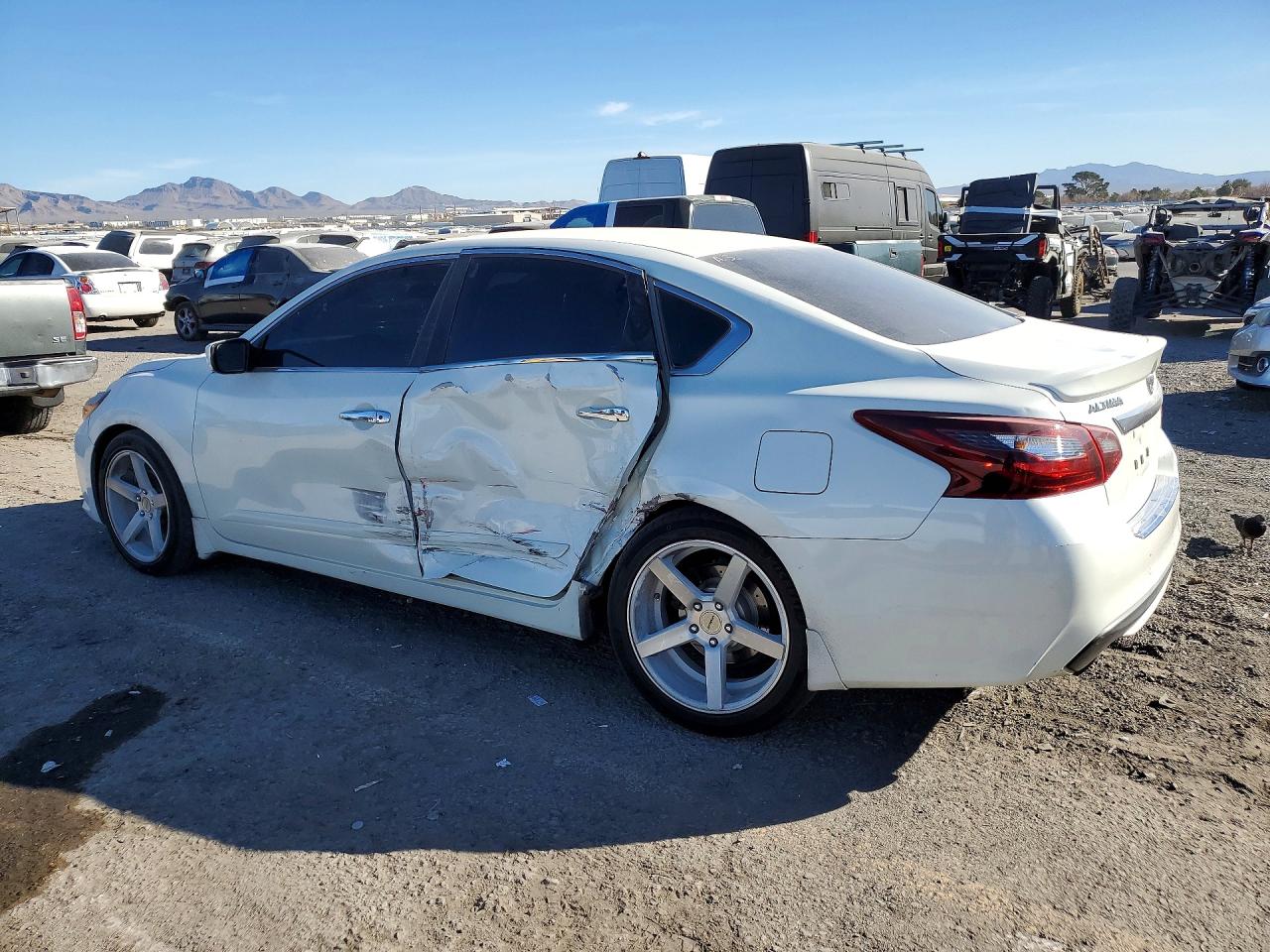 2017 NISSAN ALTIMA 2.5 photo 2