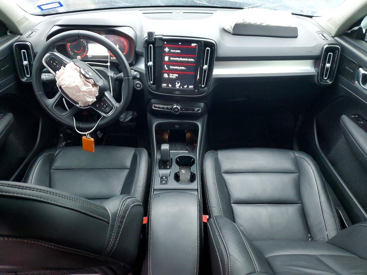 2022 VOLVO XC40 T5 MOMENTUM photo 15