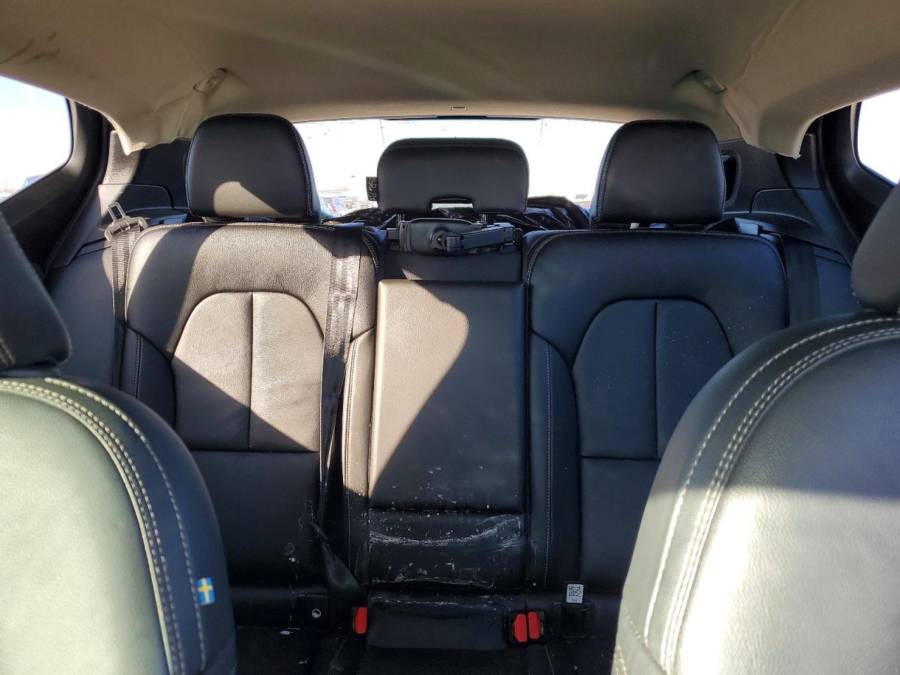 2022 VOLVO XC40 T5 MOMENTUM photo 19