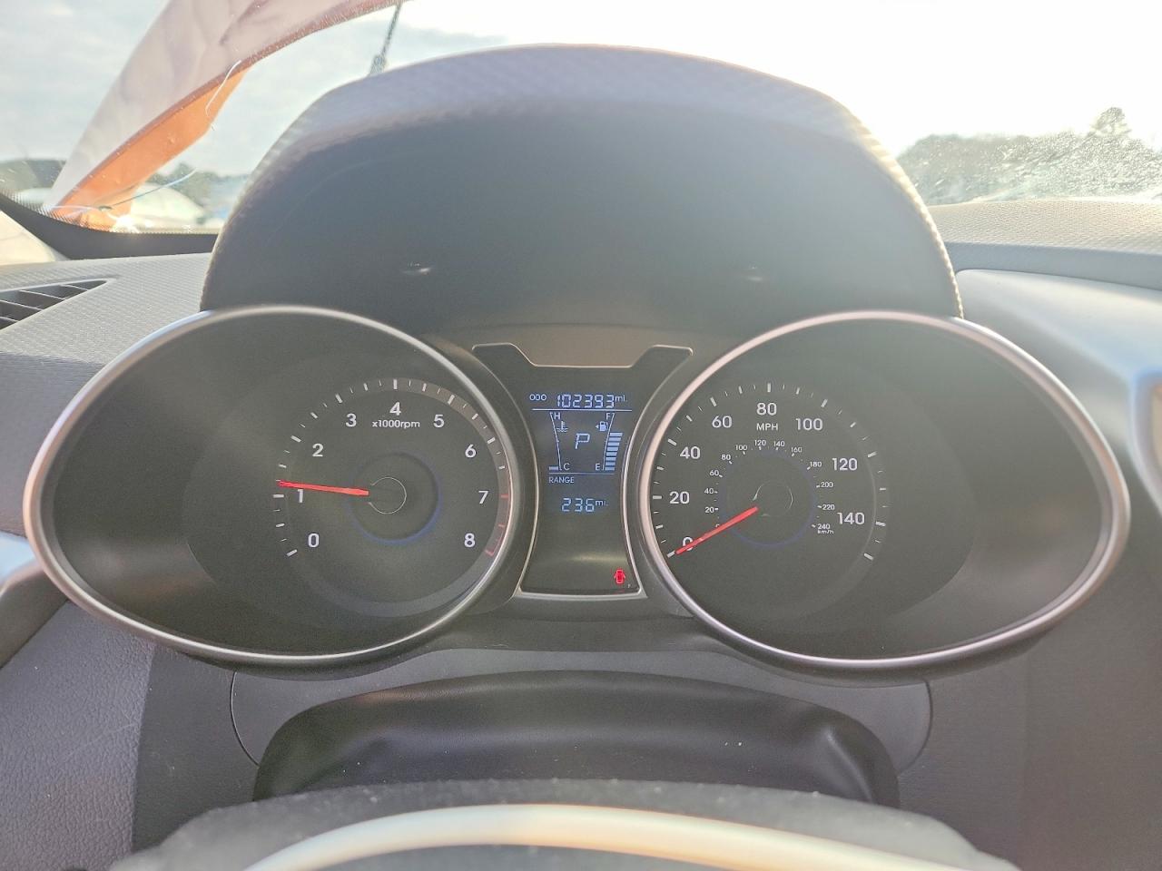 2016 HYUNDAI VELOSTER BASE photo 25