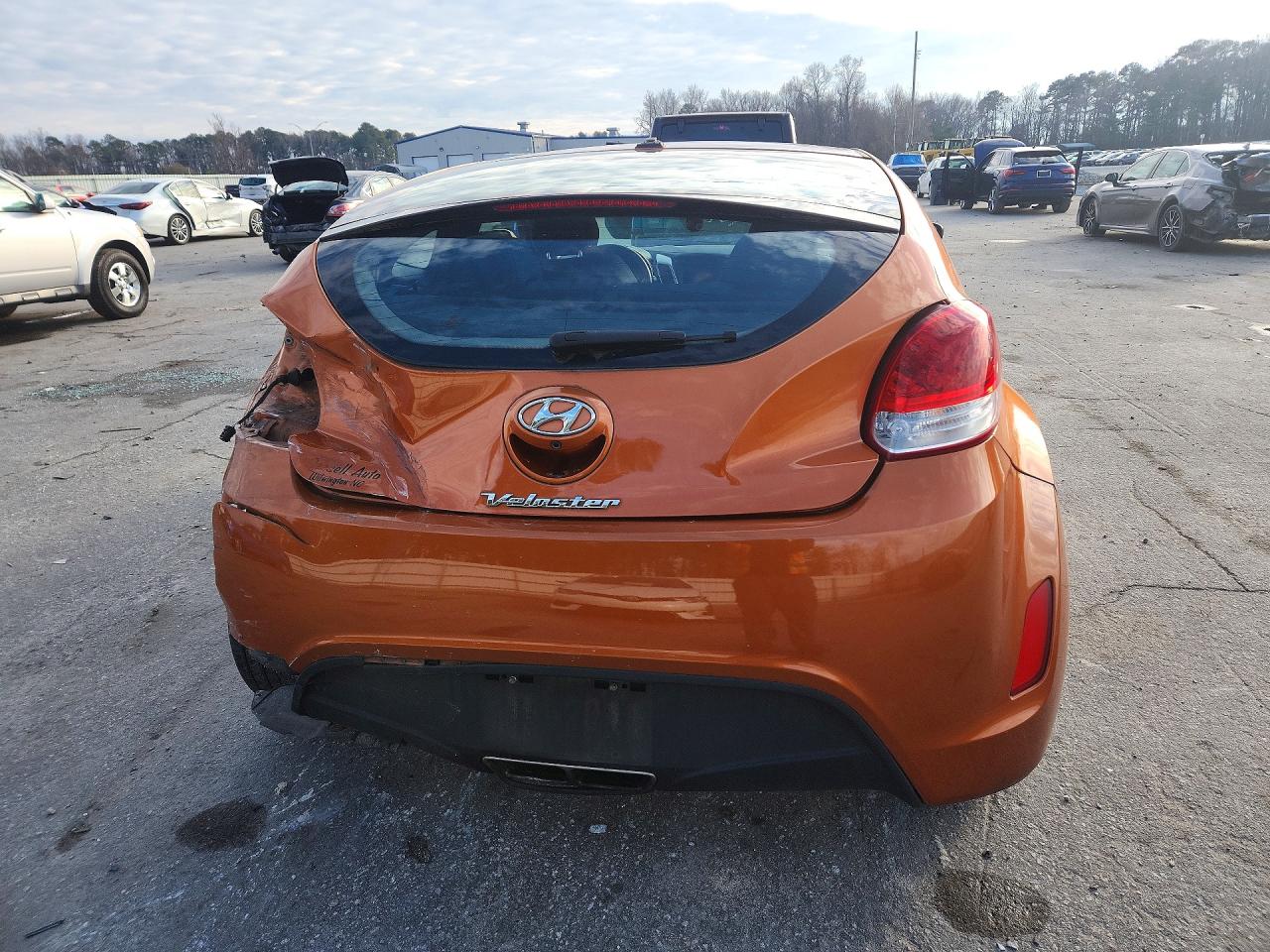 2016 HYUNDAI VELOSTER BASE photo 16