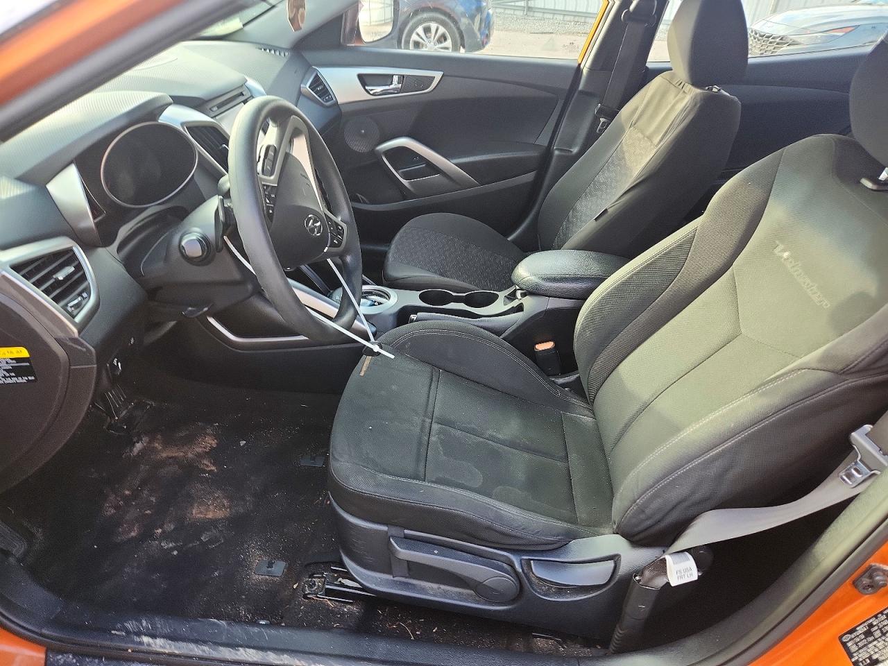 2016 HYUNDAI VELOSTER BASE photo 19
