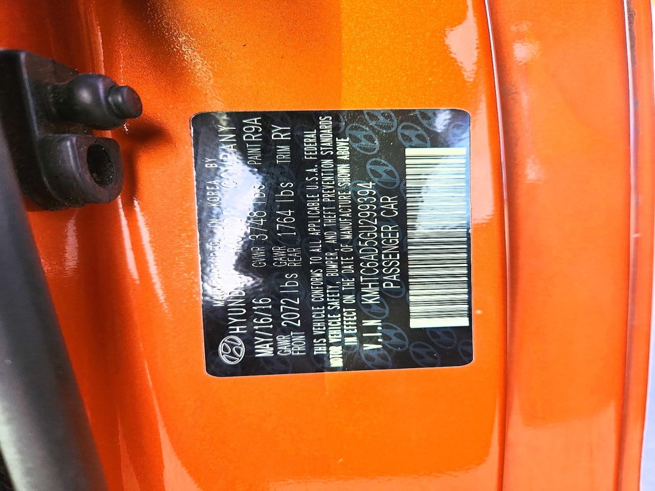 2016 HYUNDAI VELOSTER BASE photo 34