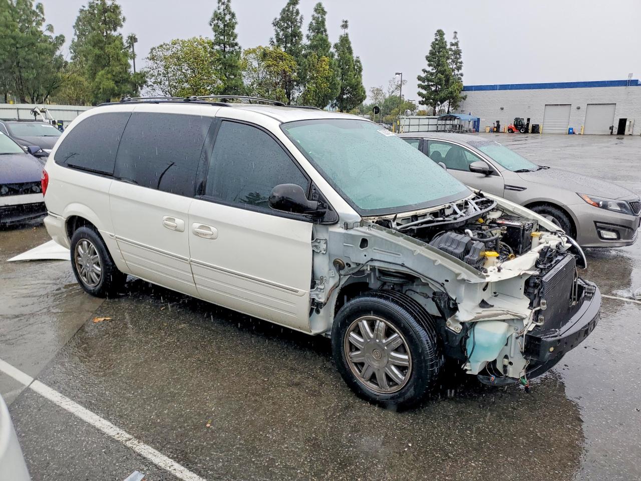 2007 CHRYSLER TOWN & COUNTRY TOURING photo 10