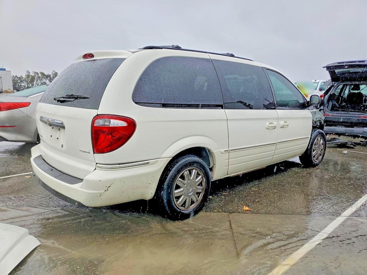 2007 CHRYSLER TOWN & COUNTRY TOURING photo 7