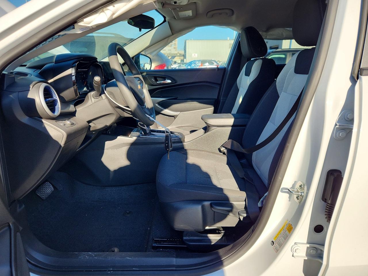 2025 CHEVROLET TRAX LS photo 13