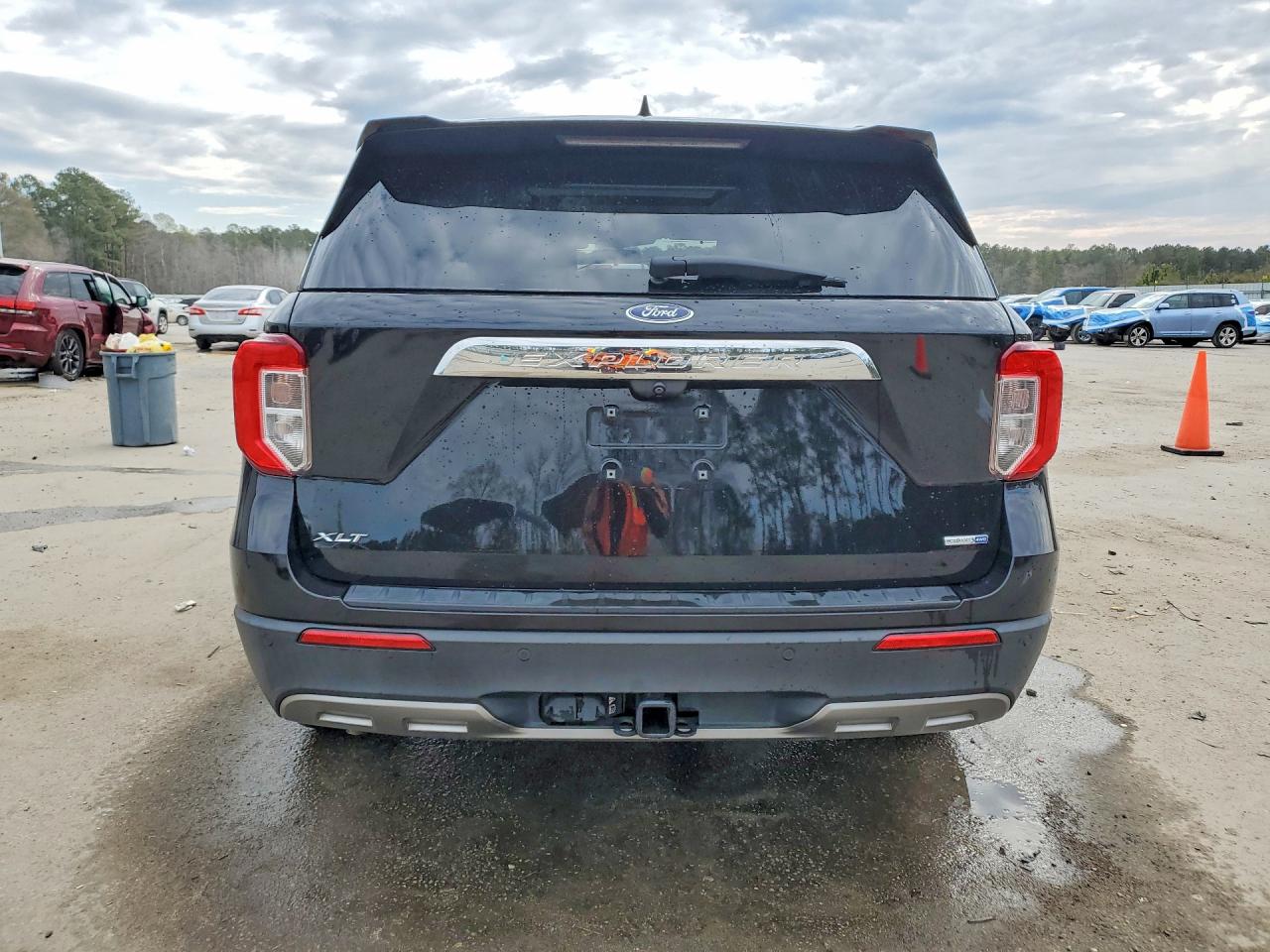 2020 FORD EXPLORER XLT photo 6