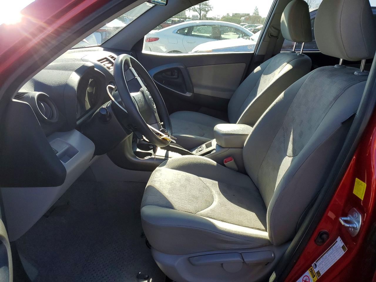 2011 TOYOTA RAV4 photo 13