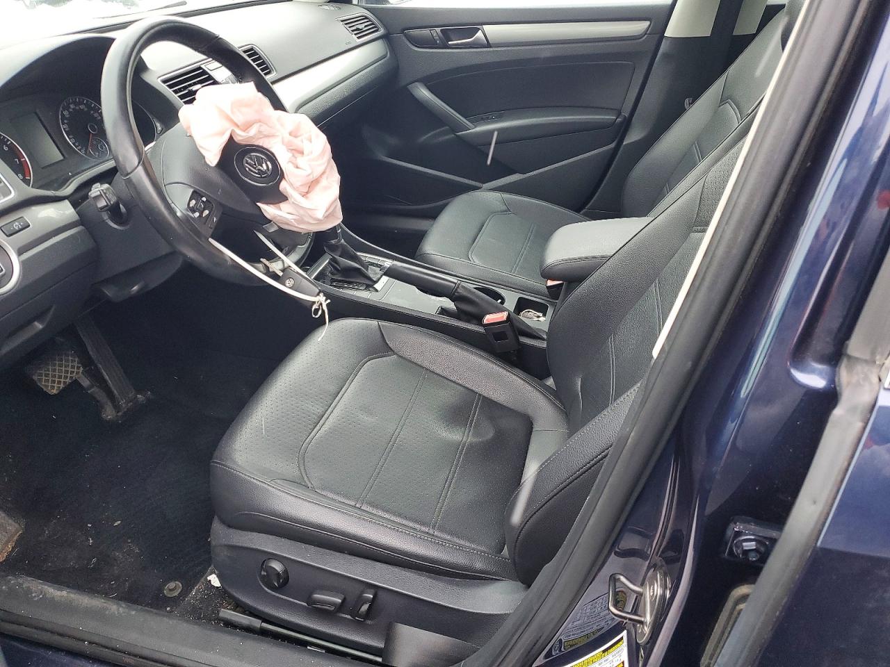 2014 VOLKSWAGEN PASSAT S photo 7