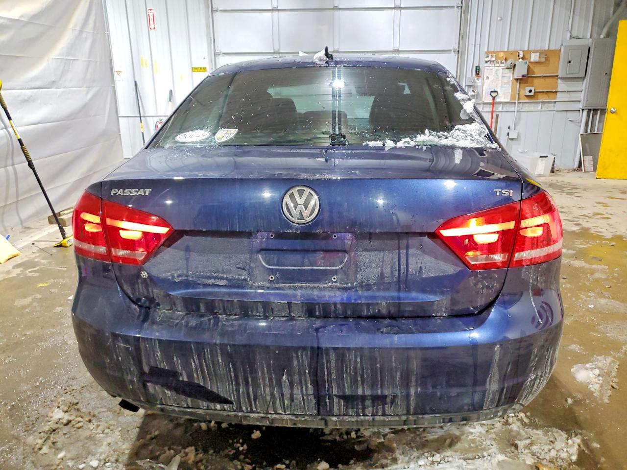 2014 VOLKSWAGEN PASSAT S photo 6