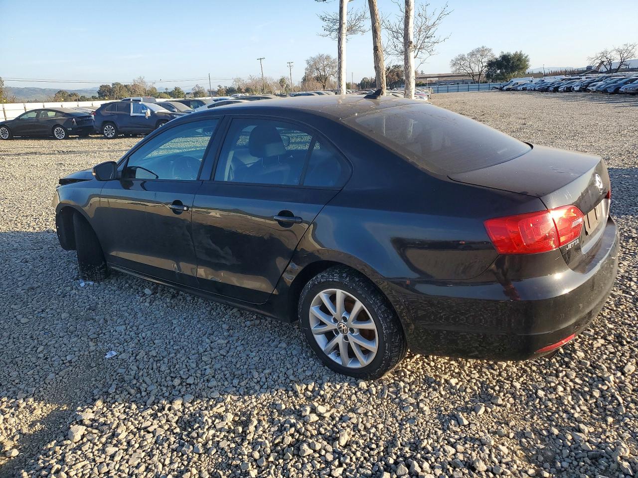 2012 VOLKSWAGEN JETTA SE photo 2
