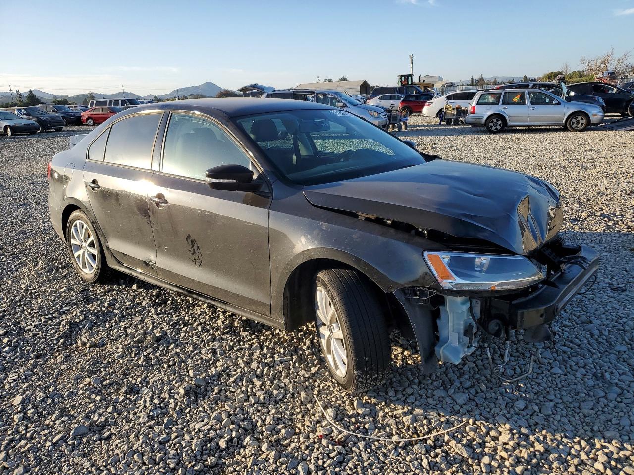 2012 VOLKSWAGEN JETTA SE photo 4
