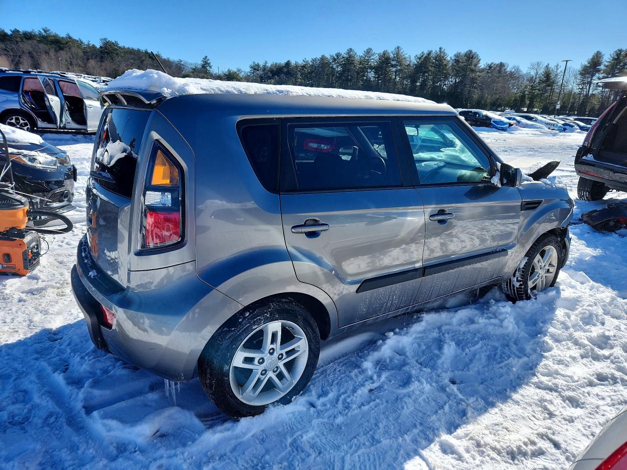 2011 KIA SOUL + photo 3