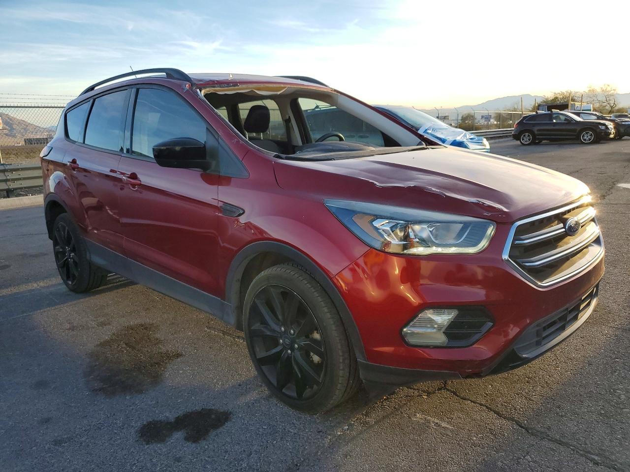 2019 FORD ESCAPE SE photo 4
