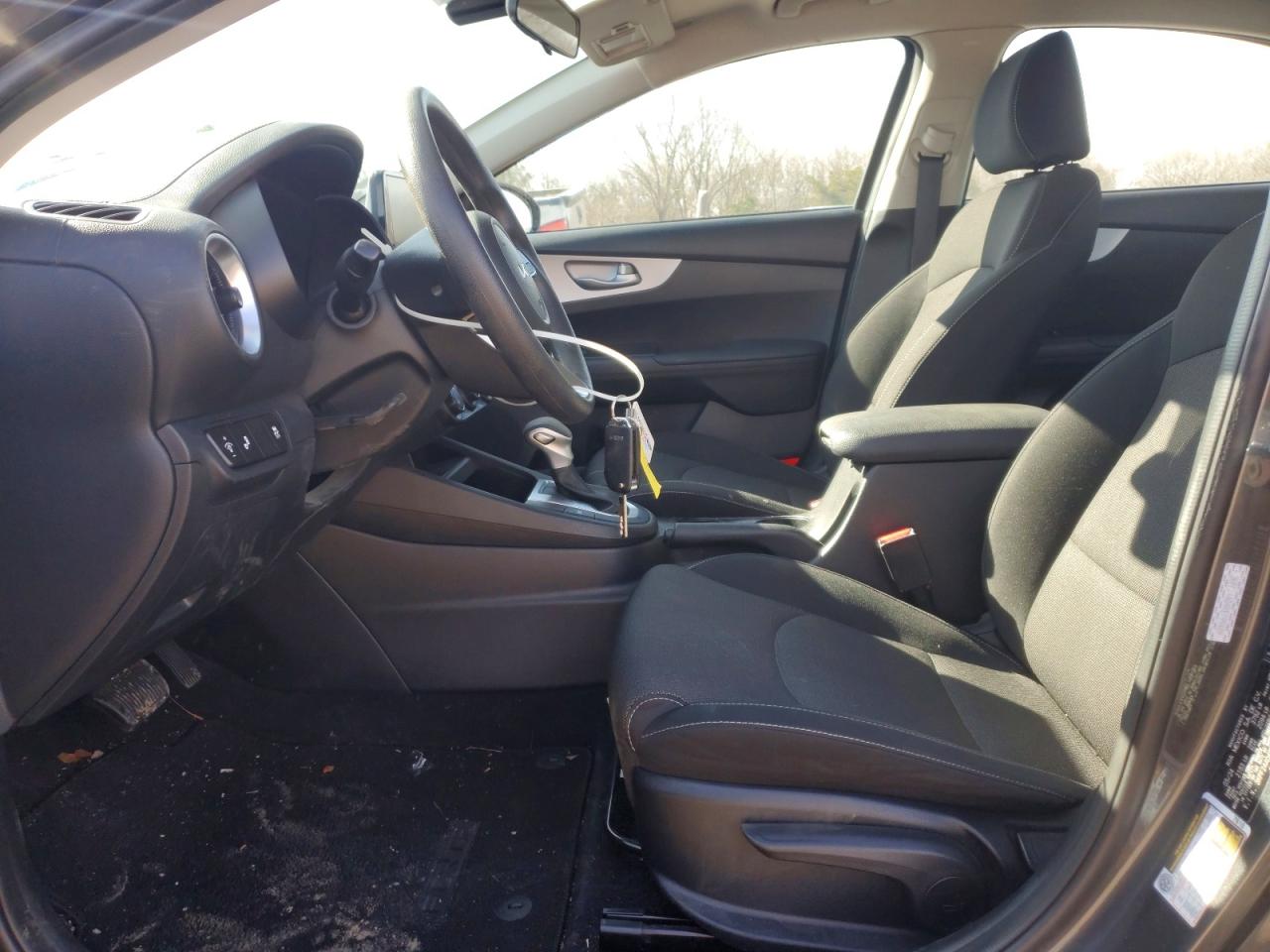 2024 KIA FORTE LX photo 7