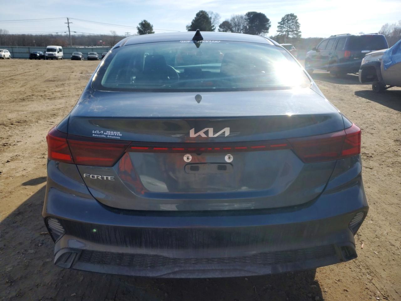 2024 KIA FORTE LX photo 6