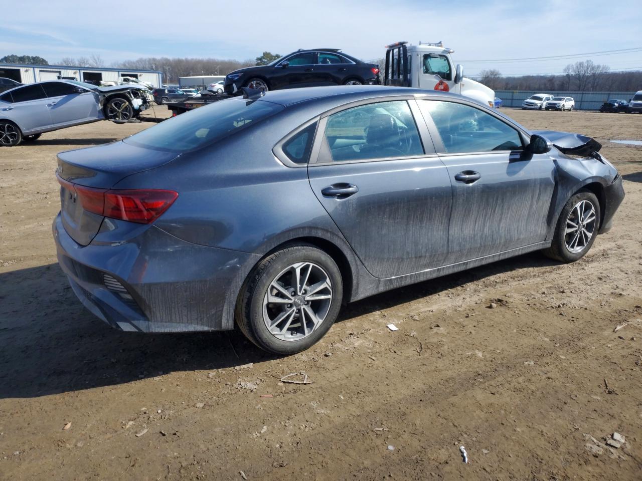 2024 KIA FORTE LX photo 3