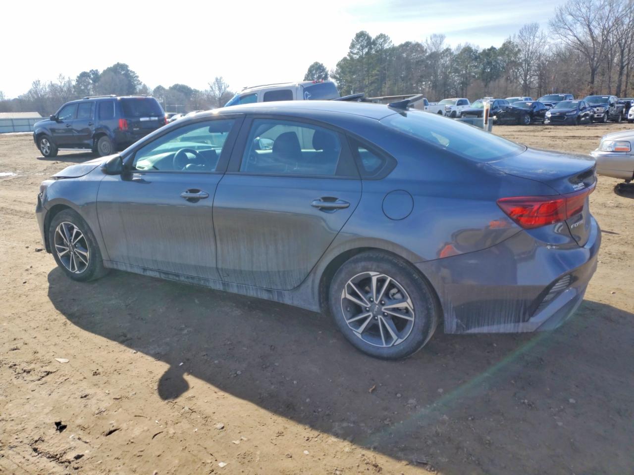 2024 KIA FORTE LX photo 2