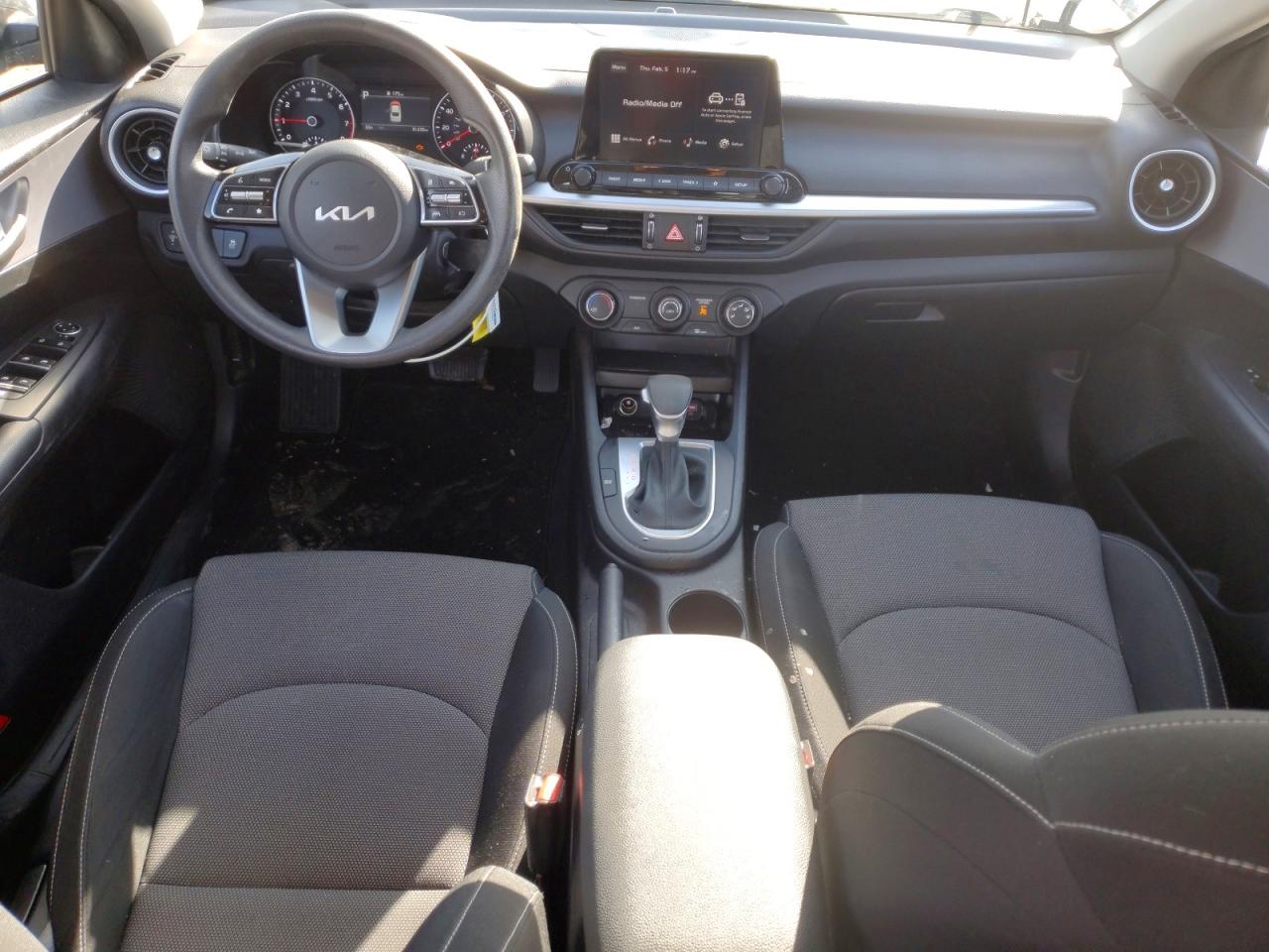 2024 KIA FORTE LX photo 8