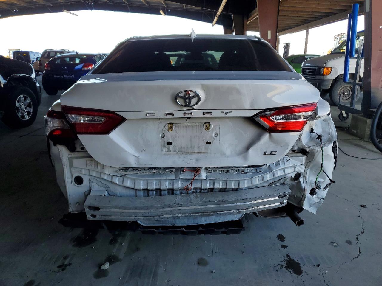 2020 TOYOTA CAMRY LE photo 6
