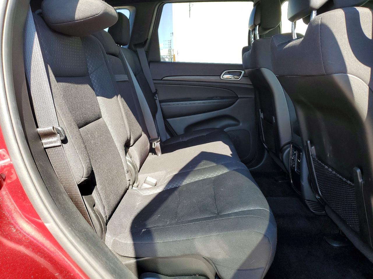 2019 JEEP GRAND CHEROKEE LAREDO photo 11
