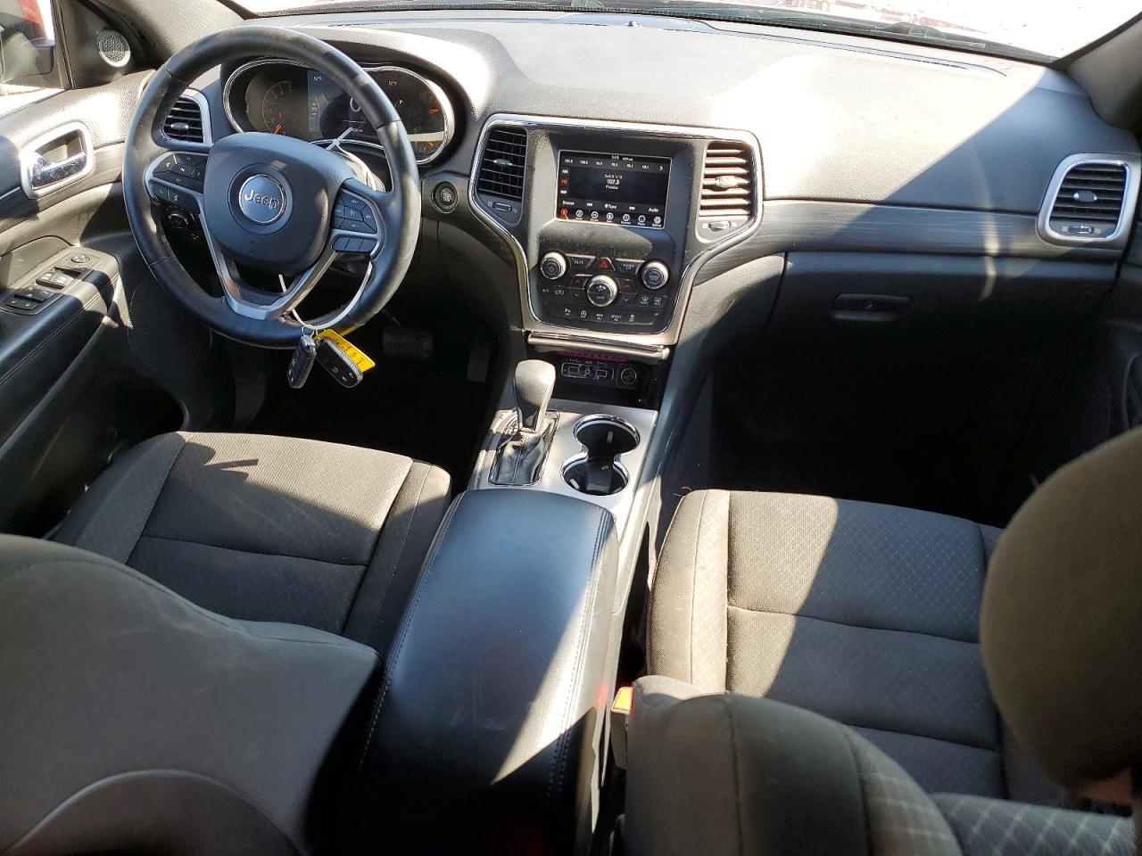2019 JEEP GRAND CHEROKEE LAREDO photo 8