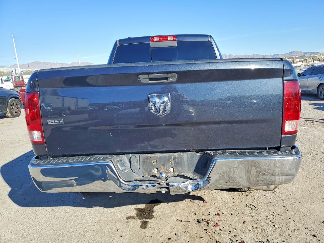 2016 RAM 1500 SLT photo 6