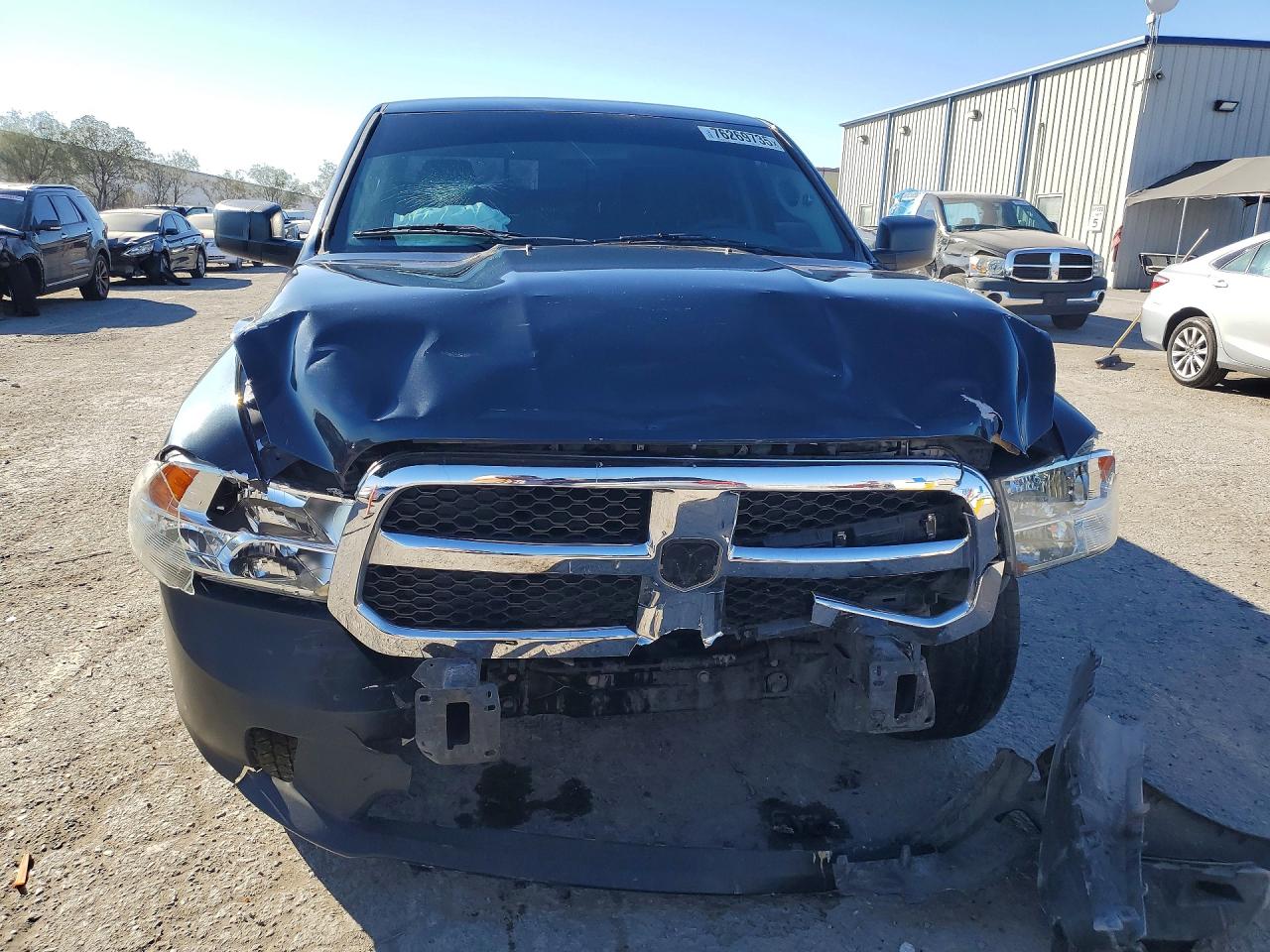 2016 RAM 1500 SLT photo 5