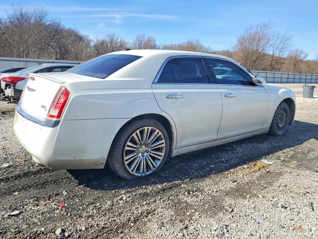 2011 CHRYSLER 300C photo 3