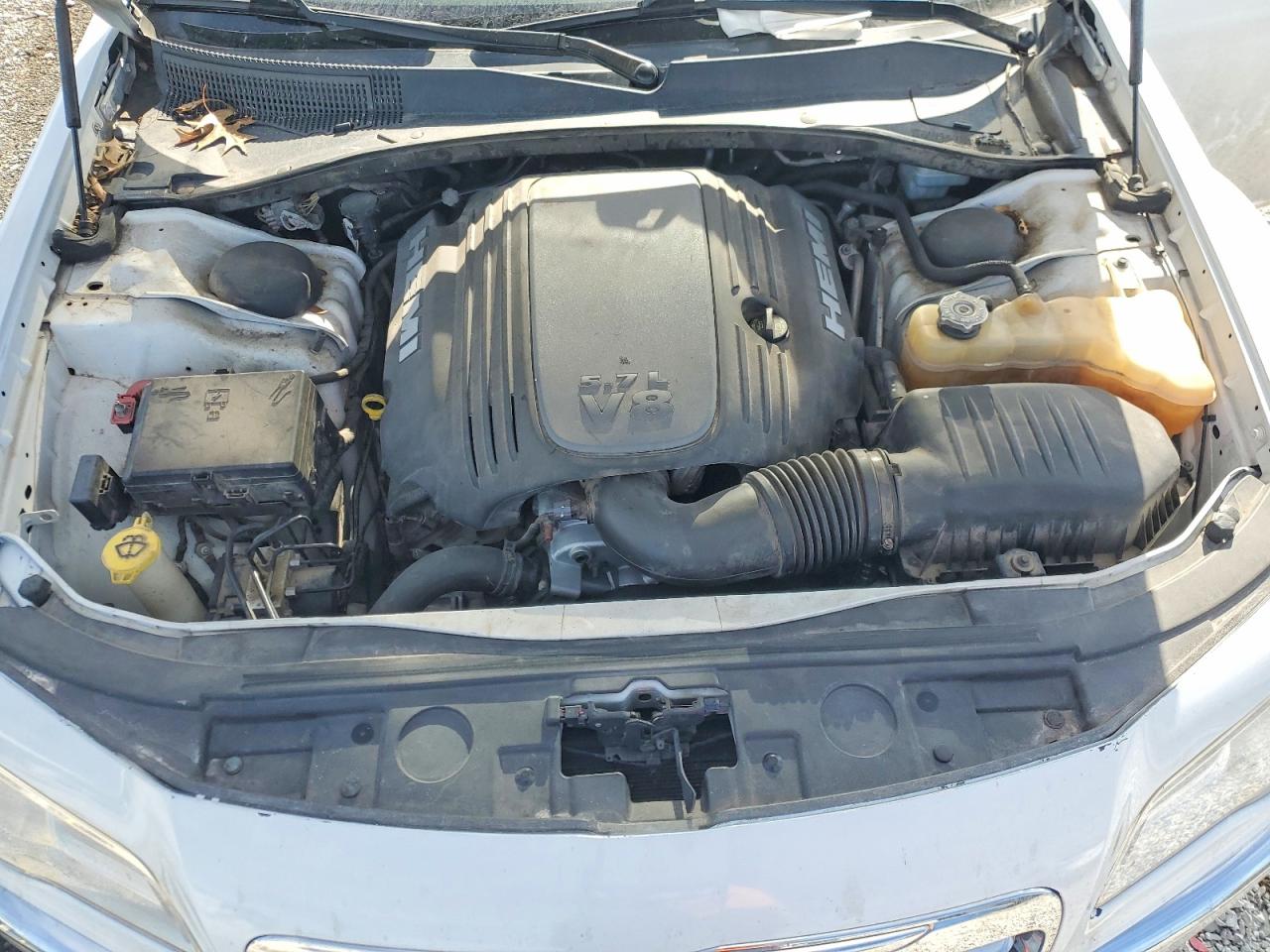 2011 CHRYSLER 300C photo 11