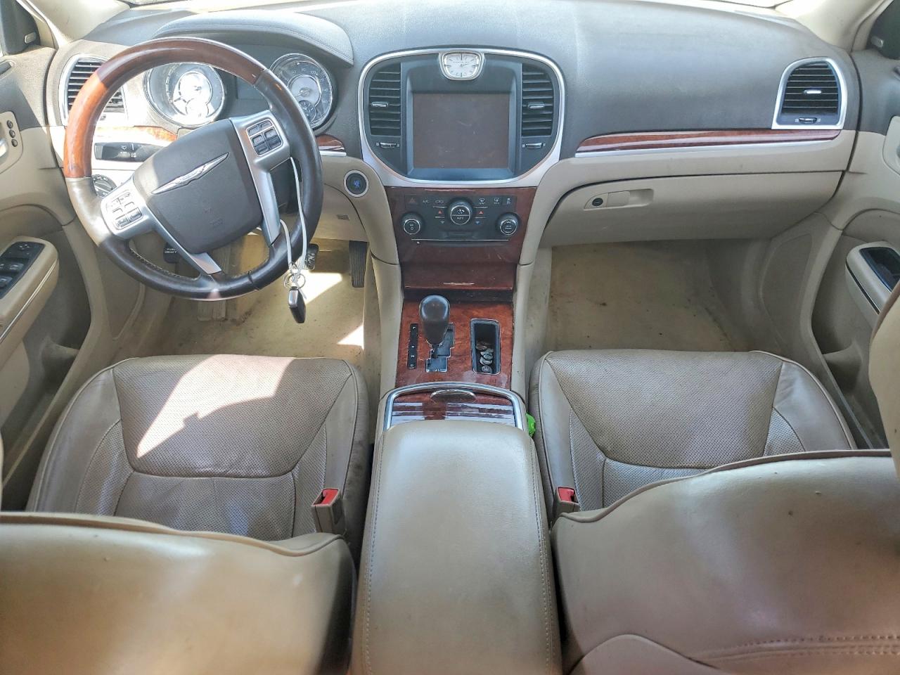 2011 CHRYSLER 300C photo 8
