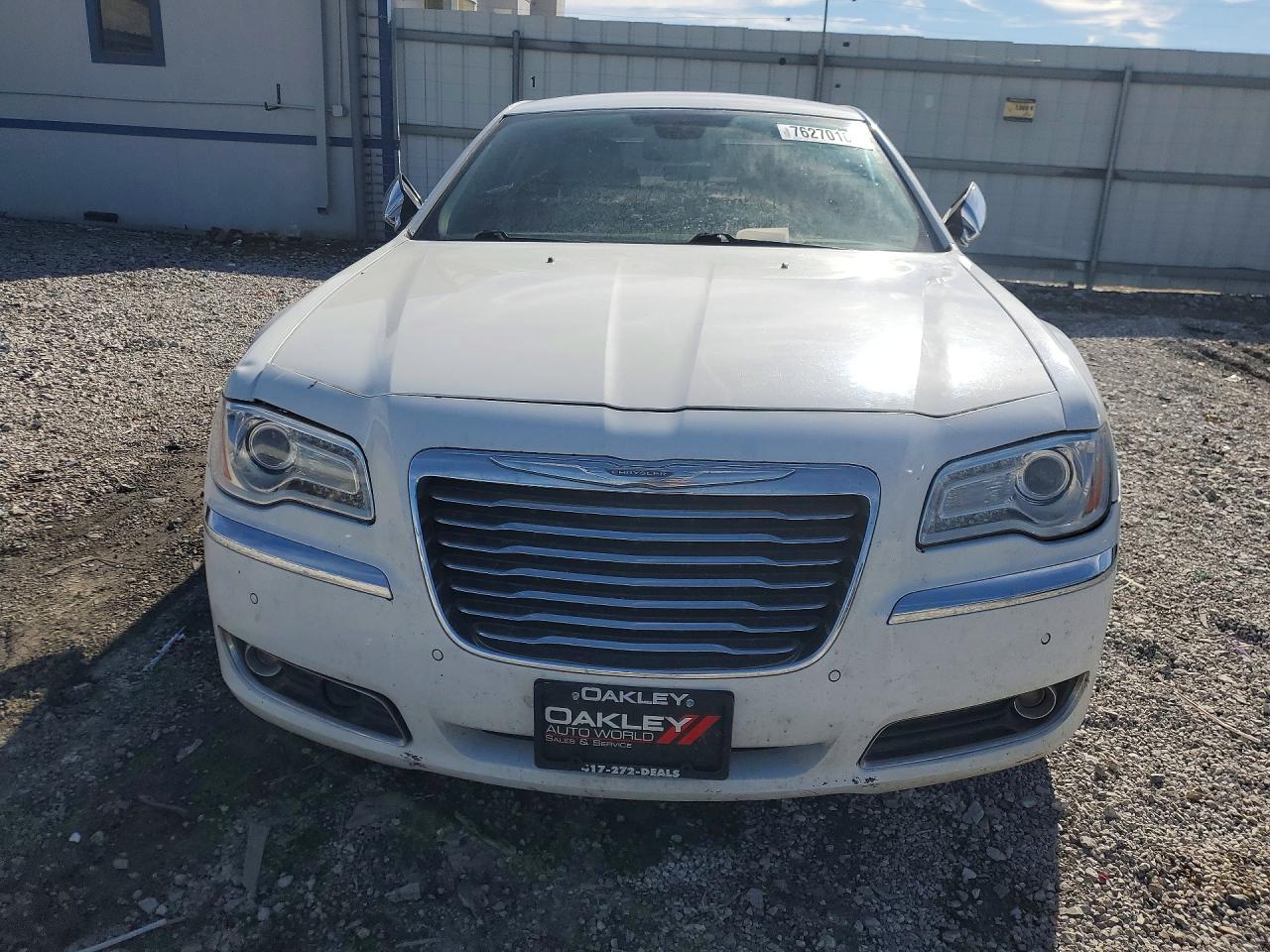 2011 CHRYSLER 300C photo 5
