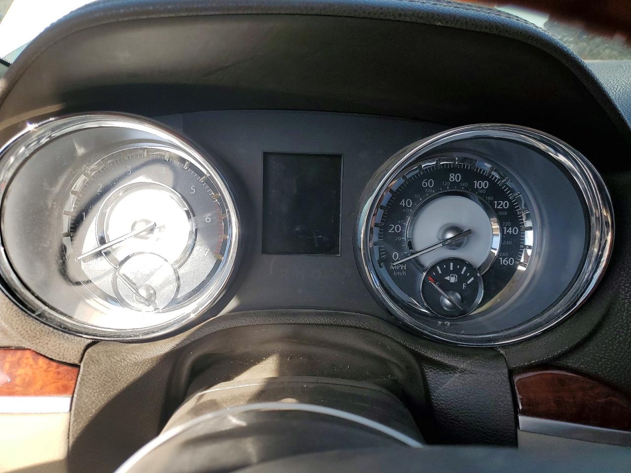2011 CHRYSLER 300C photo 9