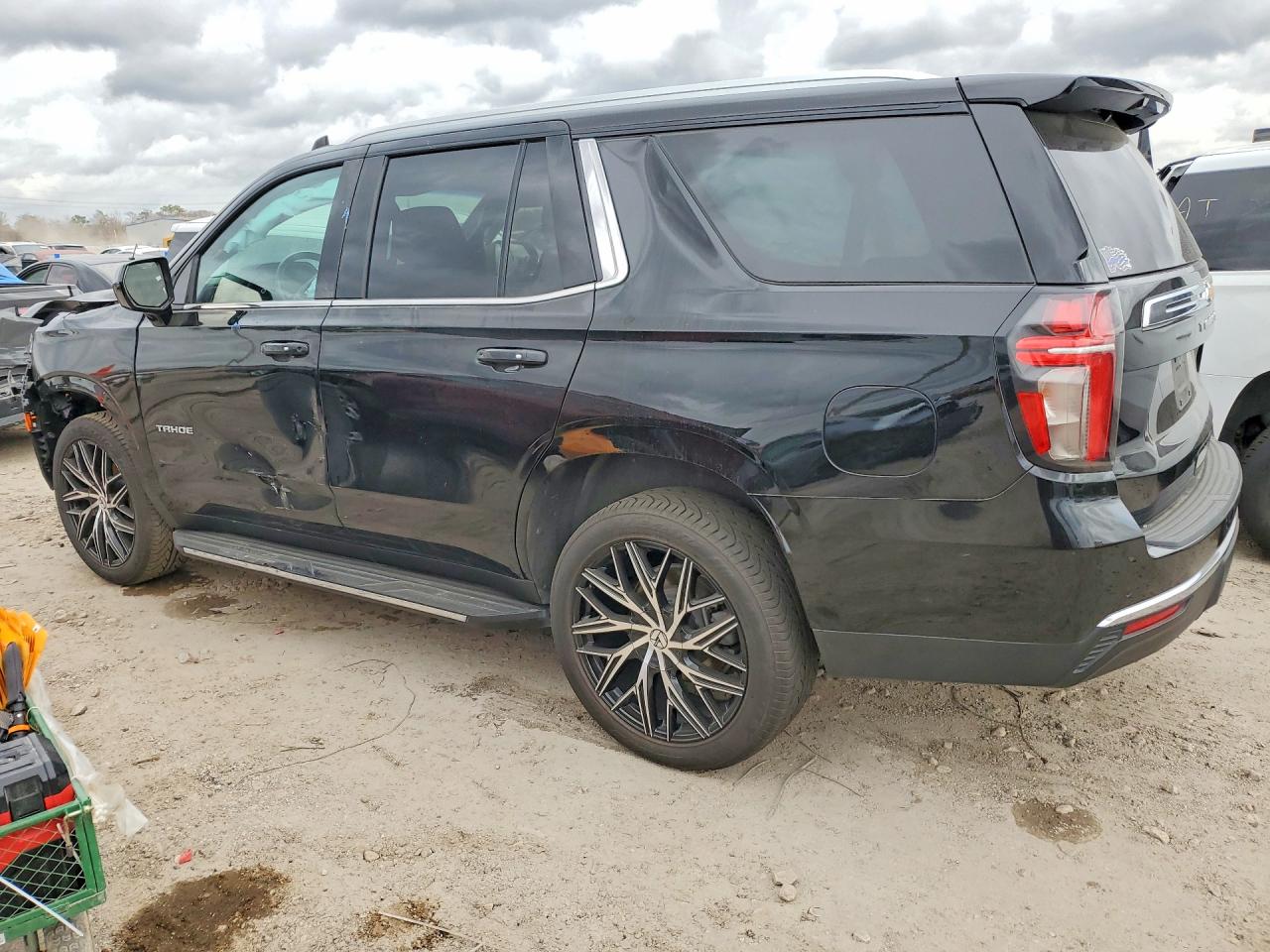 2023 CHEVROLET TAHOE C1500 LT photo 4