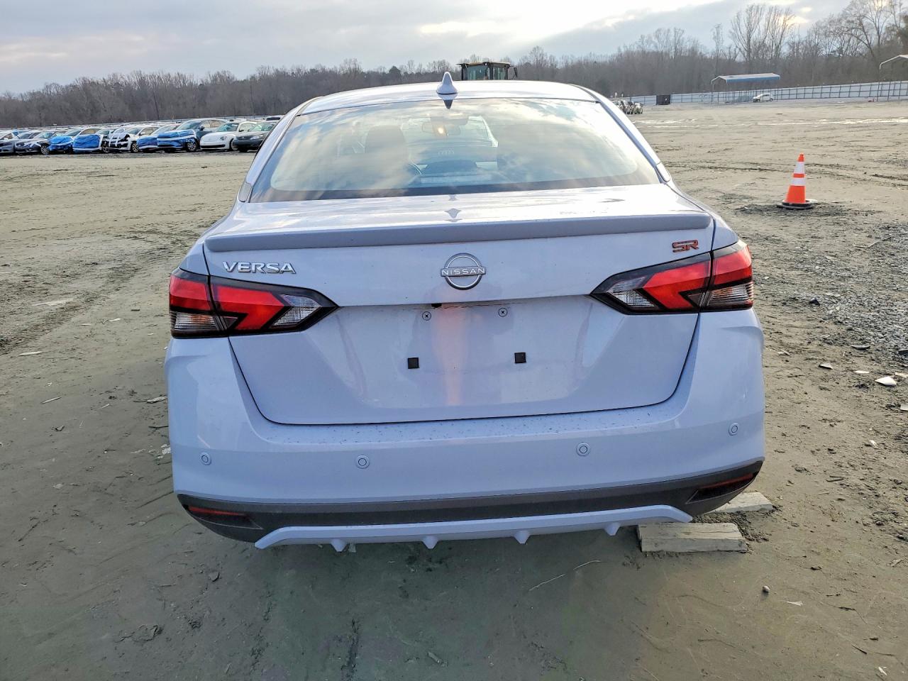 2025 NISSAN VERSA SR photo 11