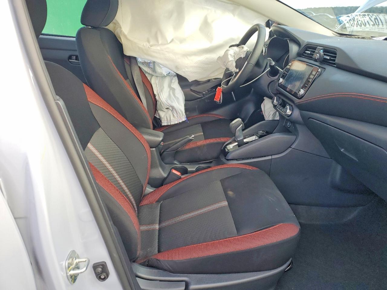 2025 NISSAN VERSA SR photo 13