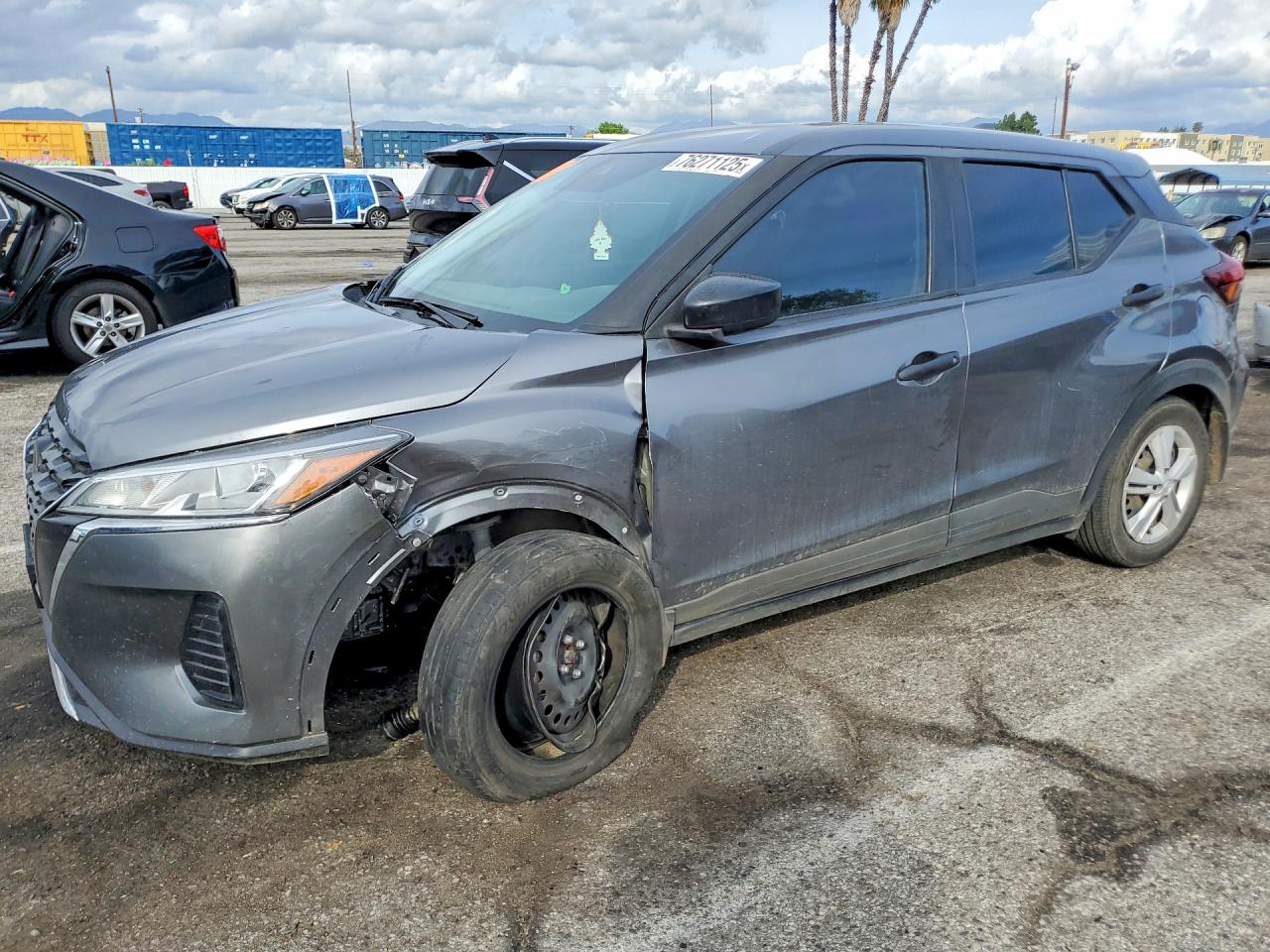 2021 NISSAN KICKS